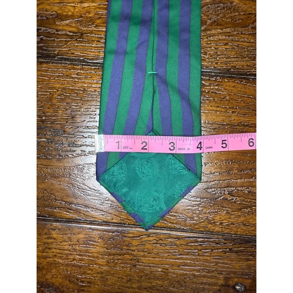 Tommy Hilfiger Men's Novelty Fishing Rods Red Silk Necktie - Picture 2 of 3